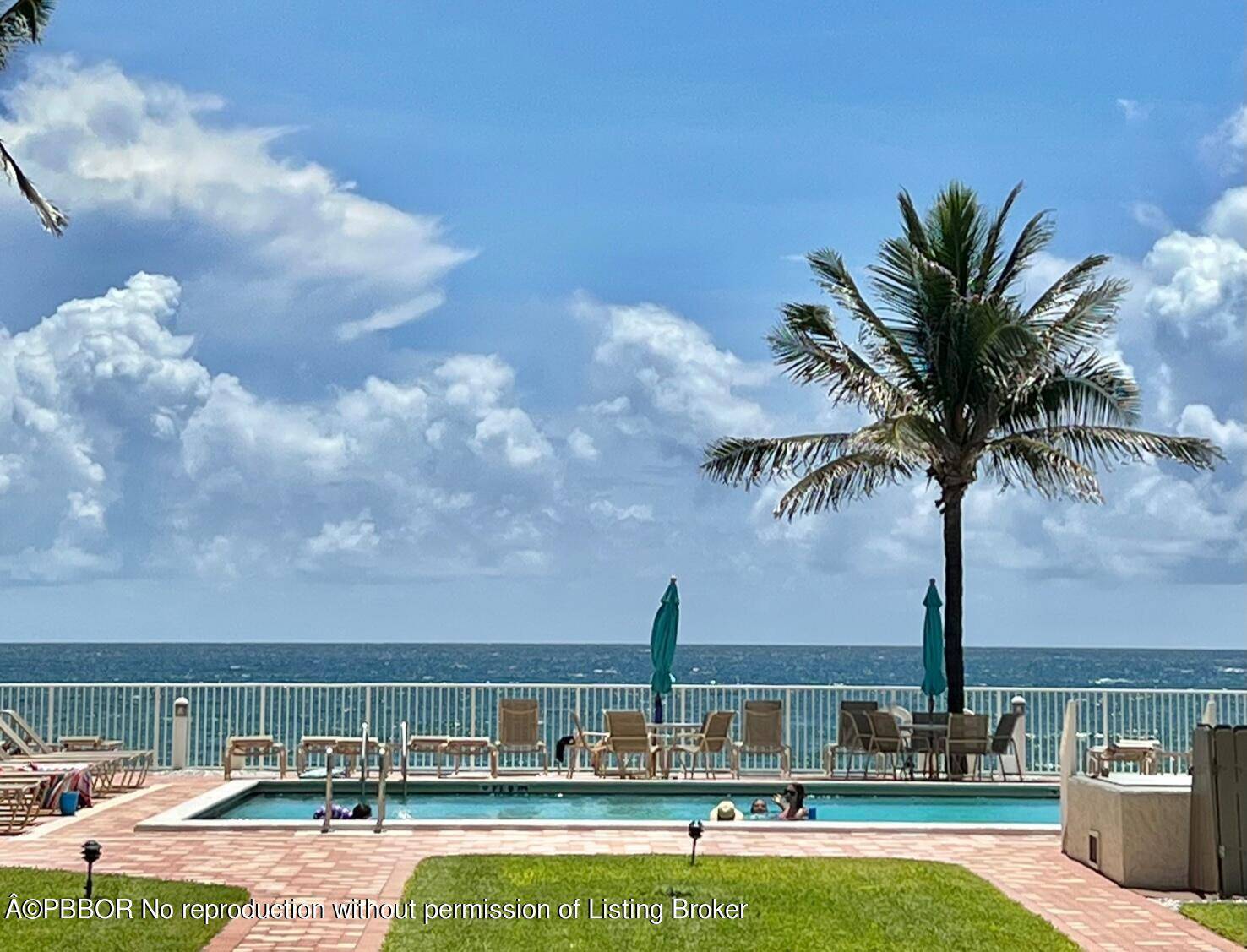 This the best value for a renovated two bedroom two bathroom seasonal unit on the ocean in South Palm Beach.