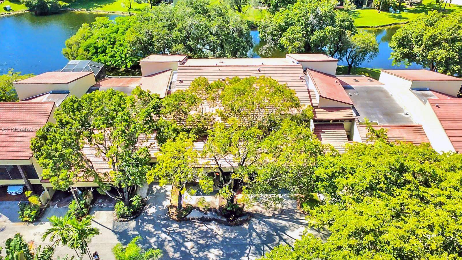 Imagine waking up to peaceful lake views, playing golf and ending your day with dinner by the water.