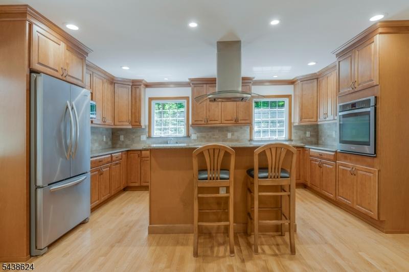 Updated Kitchen with new hood