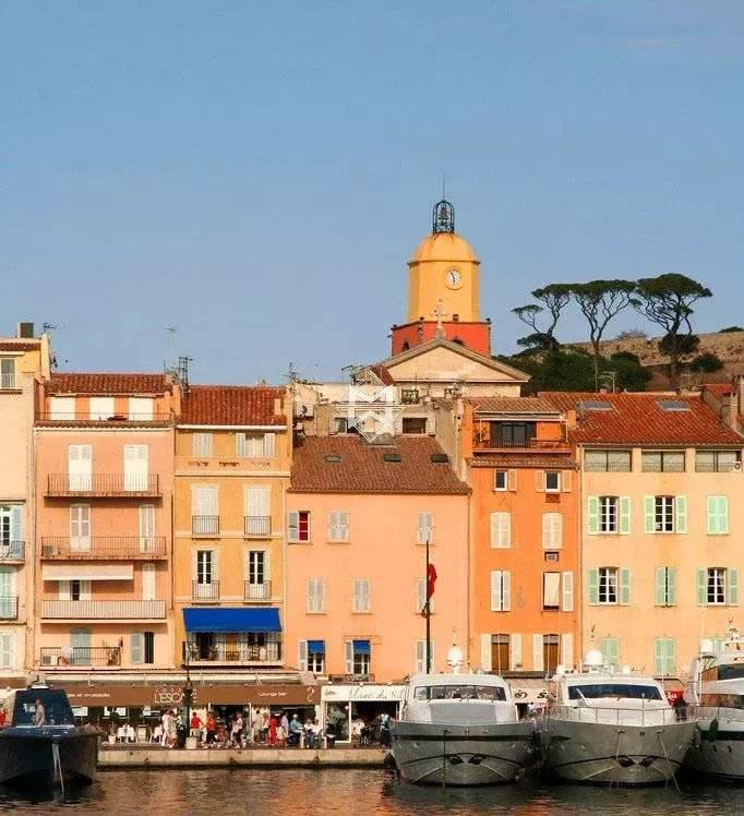 Shop at the Citadelle in St-Tropez