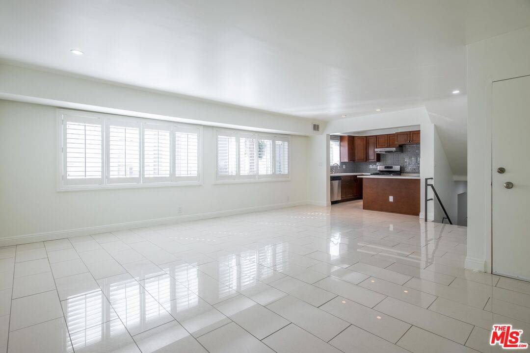 148 S Reeves Dr 2BR Beverly Hills La