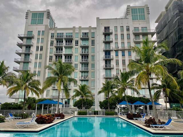 Gorgeous upscale 2 2 loft style condo fully furnished in the heart of Downtown West Palm Beach.