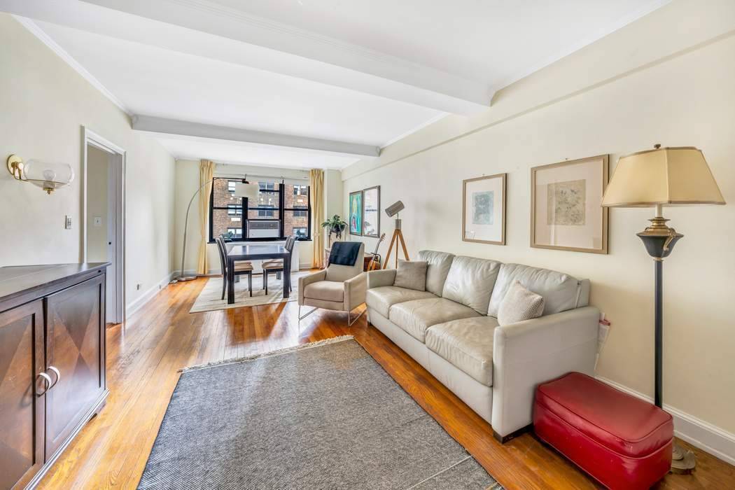 Renovated 2 bedroom, 2 bathroom residence in one of the most coveted Upper East Side locations, this delightful home enjoys triple exposures and has all the latest updates while retaining ...