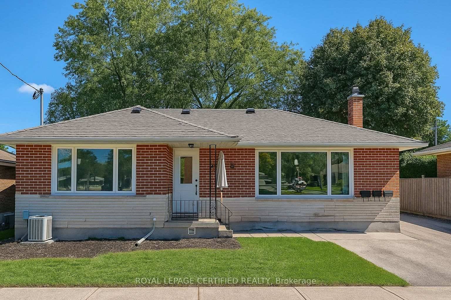 This exceptional legal duplex at 789 Regent Drive is a must see for both investors and buyers looking for a home with rental income potential.