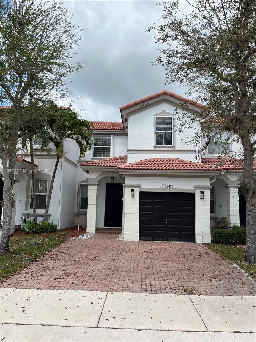 WATERFRONT KIDS PLAYGROUND ACROSS THE STREET BEST LOCATIONN IN ANTILLES ISLANDS AT DORAL PAVED BACK PATIO OVERLOOKING A BEAUTIFUL LAKE AND FOUNTAIN3 BEDROOM AND 2 1 2 BATH 1 CAR ...