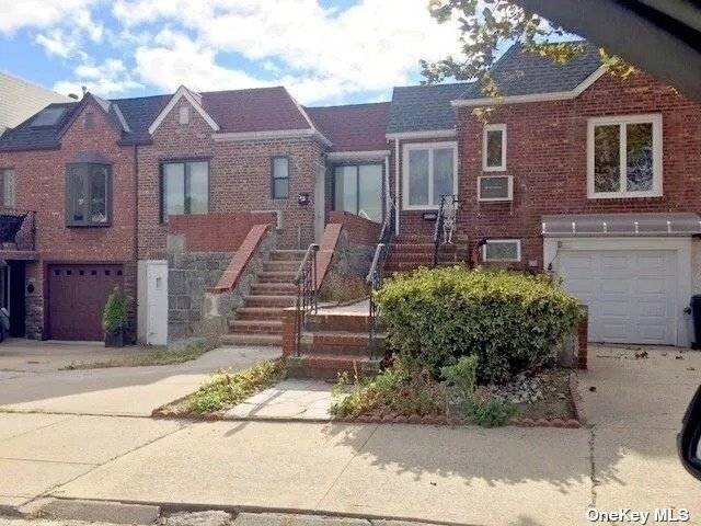 This mint condition attached brick house is conveniently located in the heart of Maspeth, closed to all public transportation and LIE expressway.