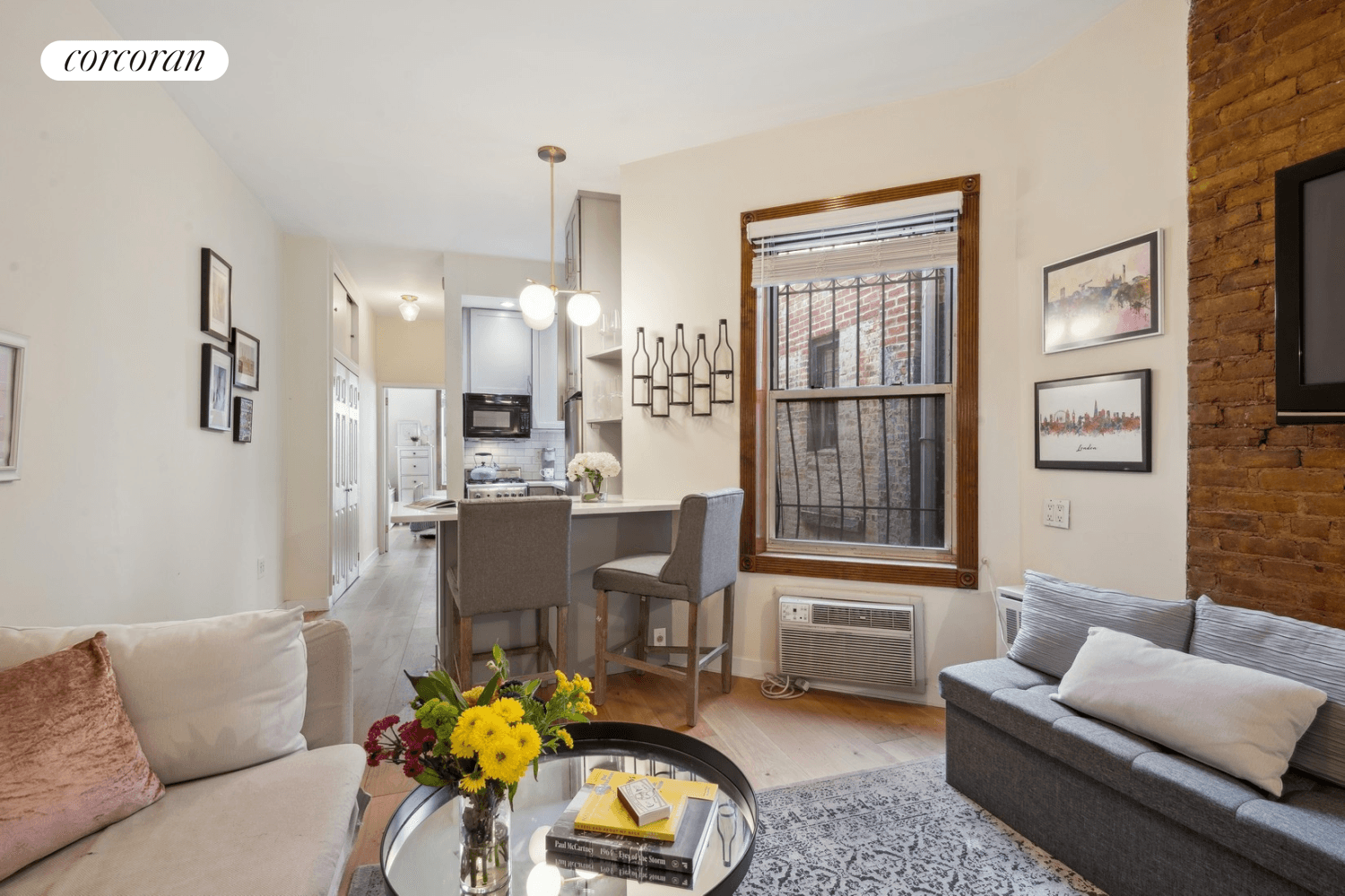 Your new one bedroom home is located in the heart of the Upper East Side situatedbetween Central Park and the East River Esplanade.