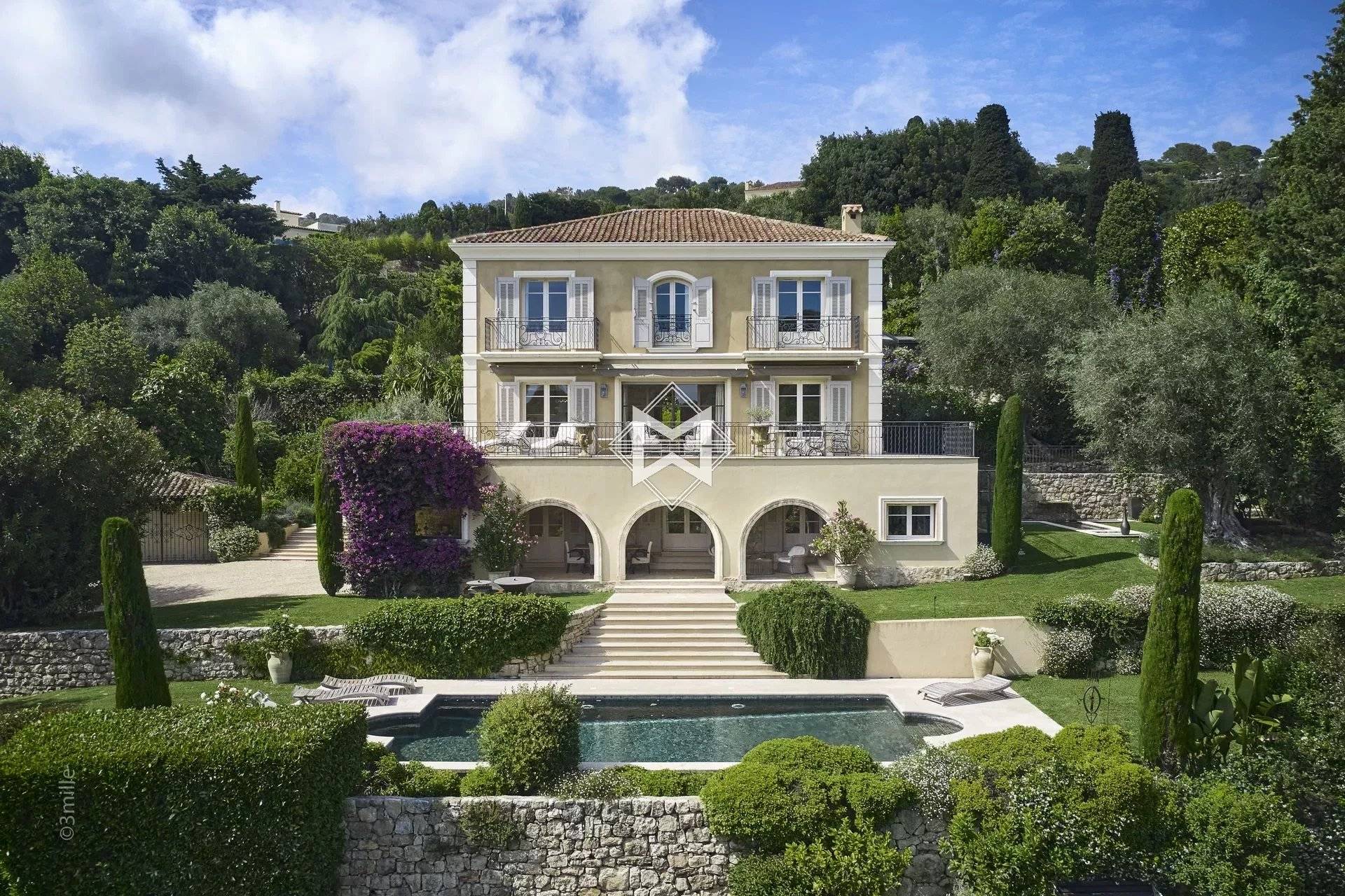 CANNES CALIFORNIA - Magnificent property with sea view