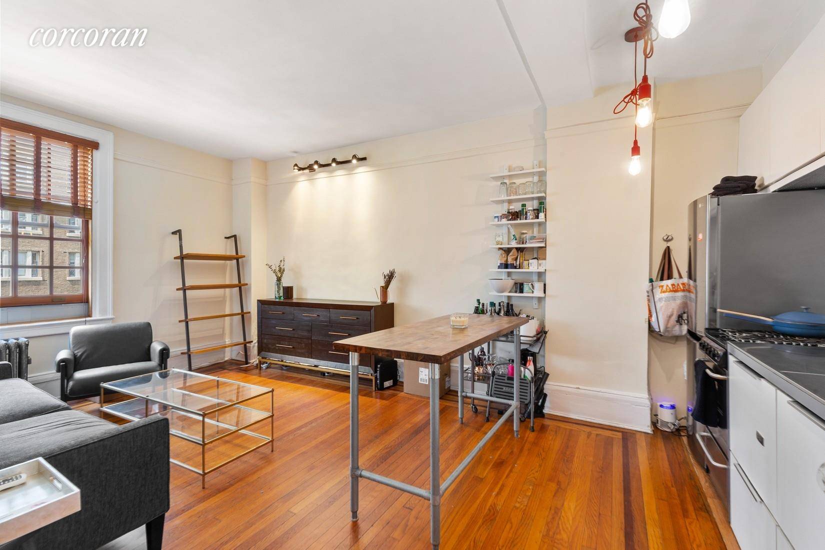 Gorgeous 2 bedroom at the A Britannia CondominiumA, at 110th Street and Broadway, 5 minutes to Columbia University, 1 2 block to the 1 train, 2 blocks to Central Park ...