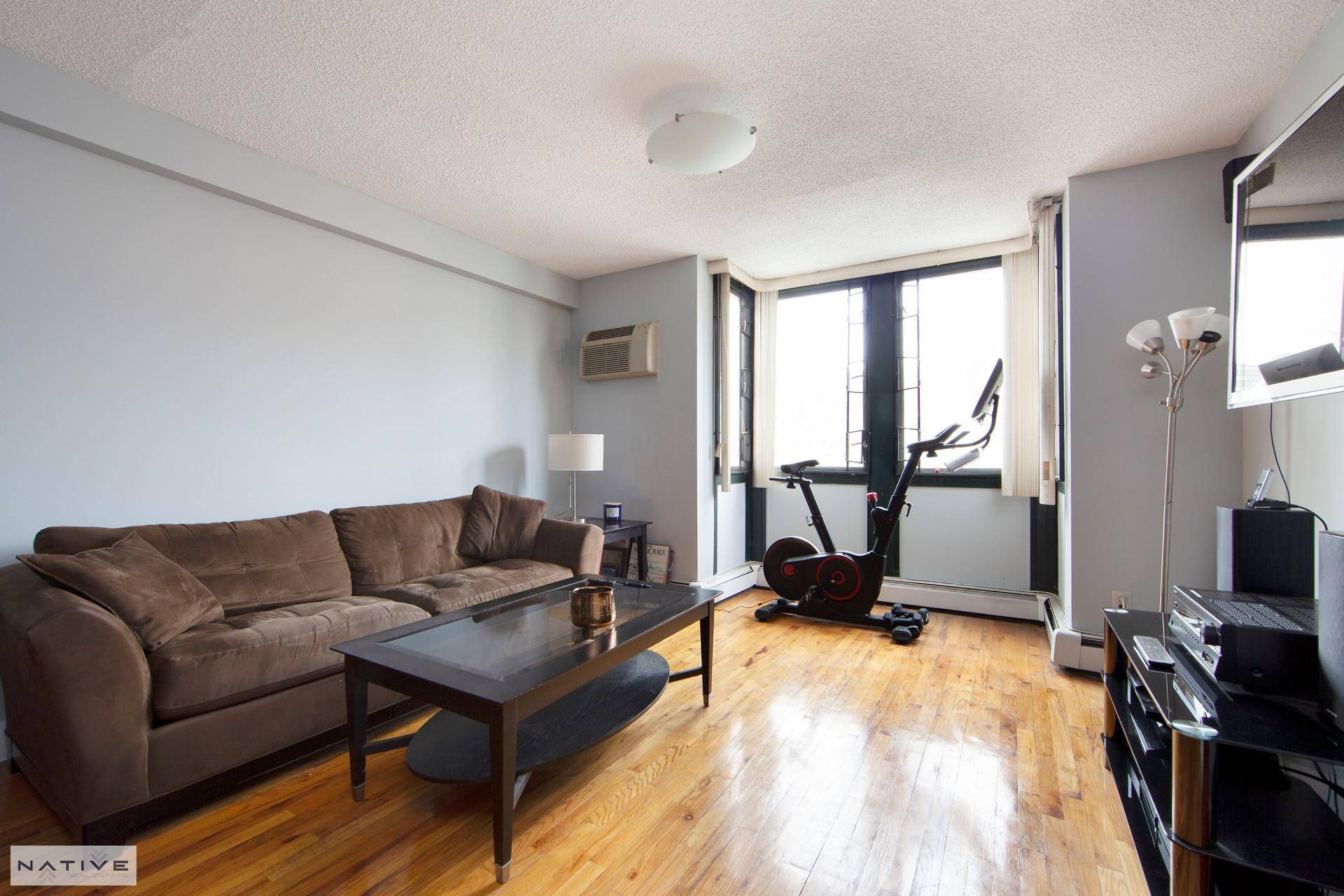 Native Real Estate is pleased to present 1 bedroom, 1 bath Condo located in one of the best areas of Bay Ridge, with all the perks you could imagine !
