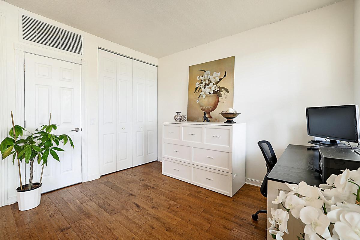 3414 W Mallory Blvd -10