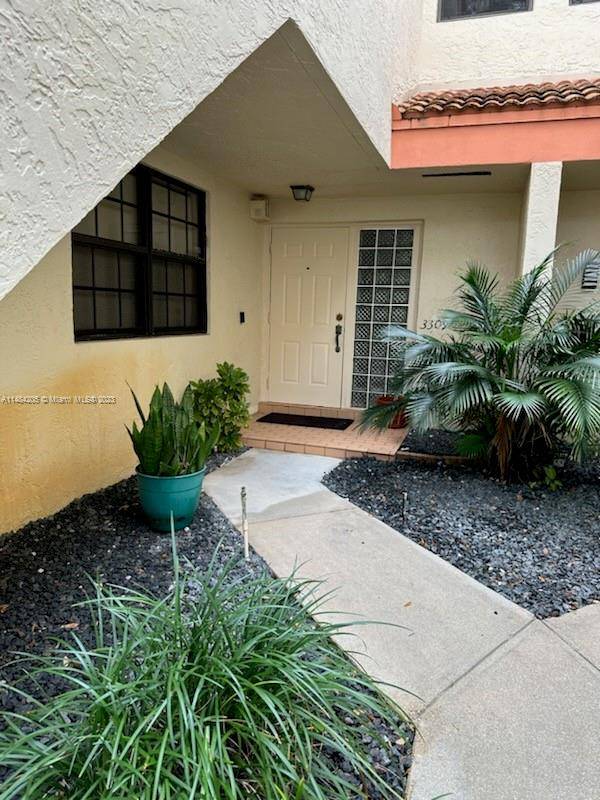 Mesmeric ground level Villa Condo in Exclusive Emerald Oaks Community with 2 Bed 2 Bath, plenty of closet space, large rooms, beautifully updated all new porcelain wood texture plank flooring, ...