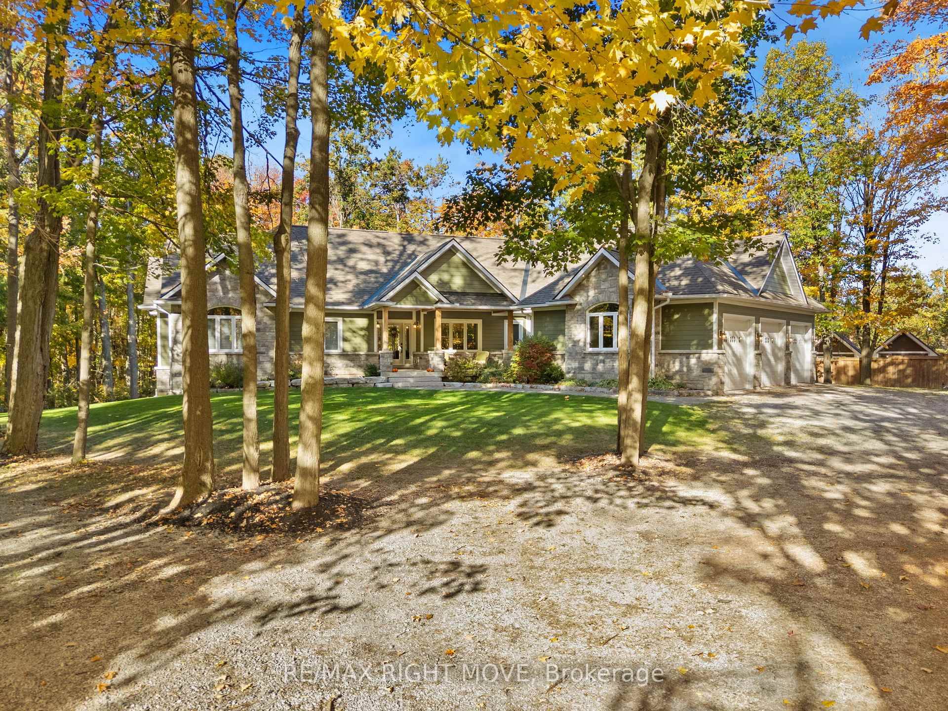Welcome to your private getaway just 5 minutes from Orillia !