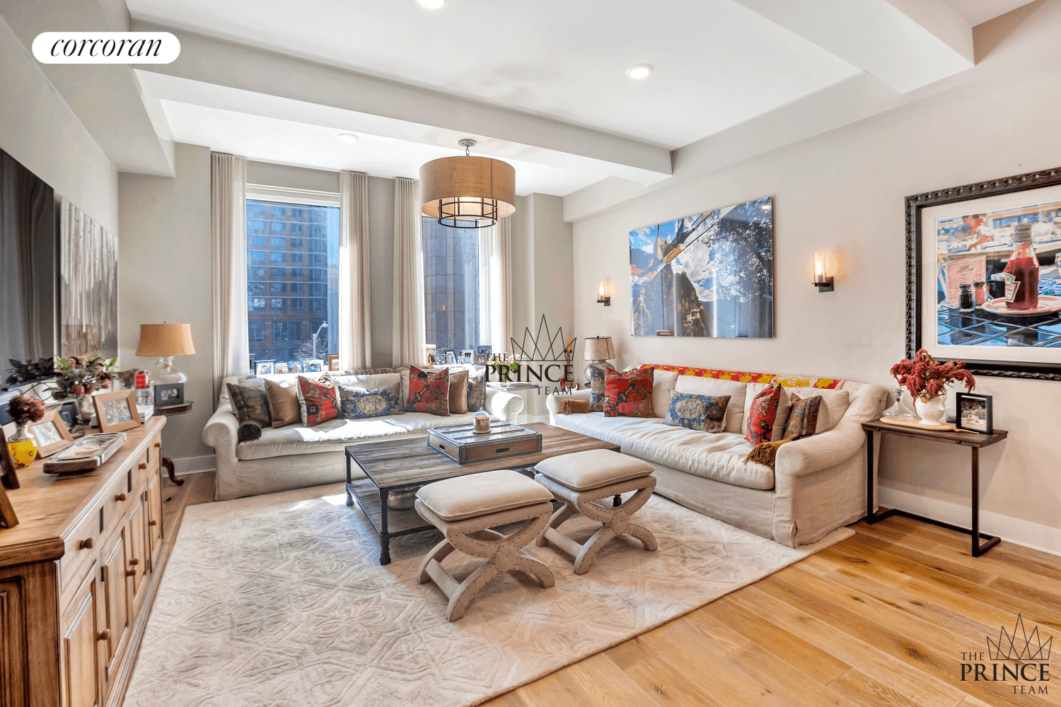 Filled with spectacular finishes and stunning views, this three bedroom, two bathroom condominium with a large private terrace is a rare find in the perfect Tribeca neighborhood.