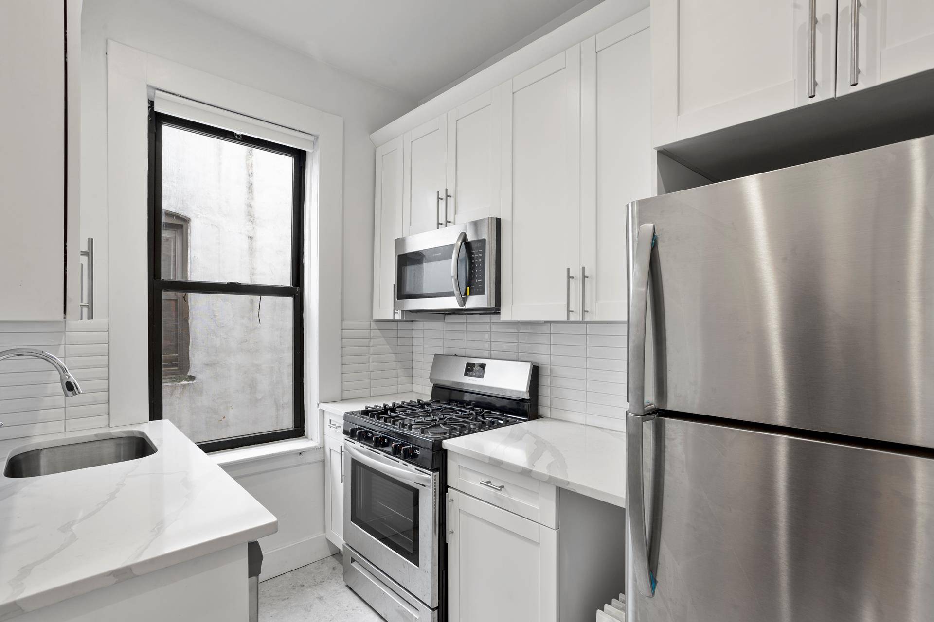 NO FEE CENTER SLOPE ! BEAUTIFUL SUNNY NEW RENOVATION WITH WASHER DRYER IN THE UNIT 4th floor walk up in an awesome Center Slope location 7th ave train half way ...