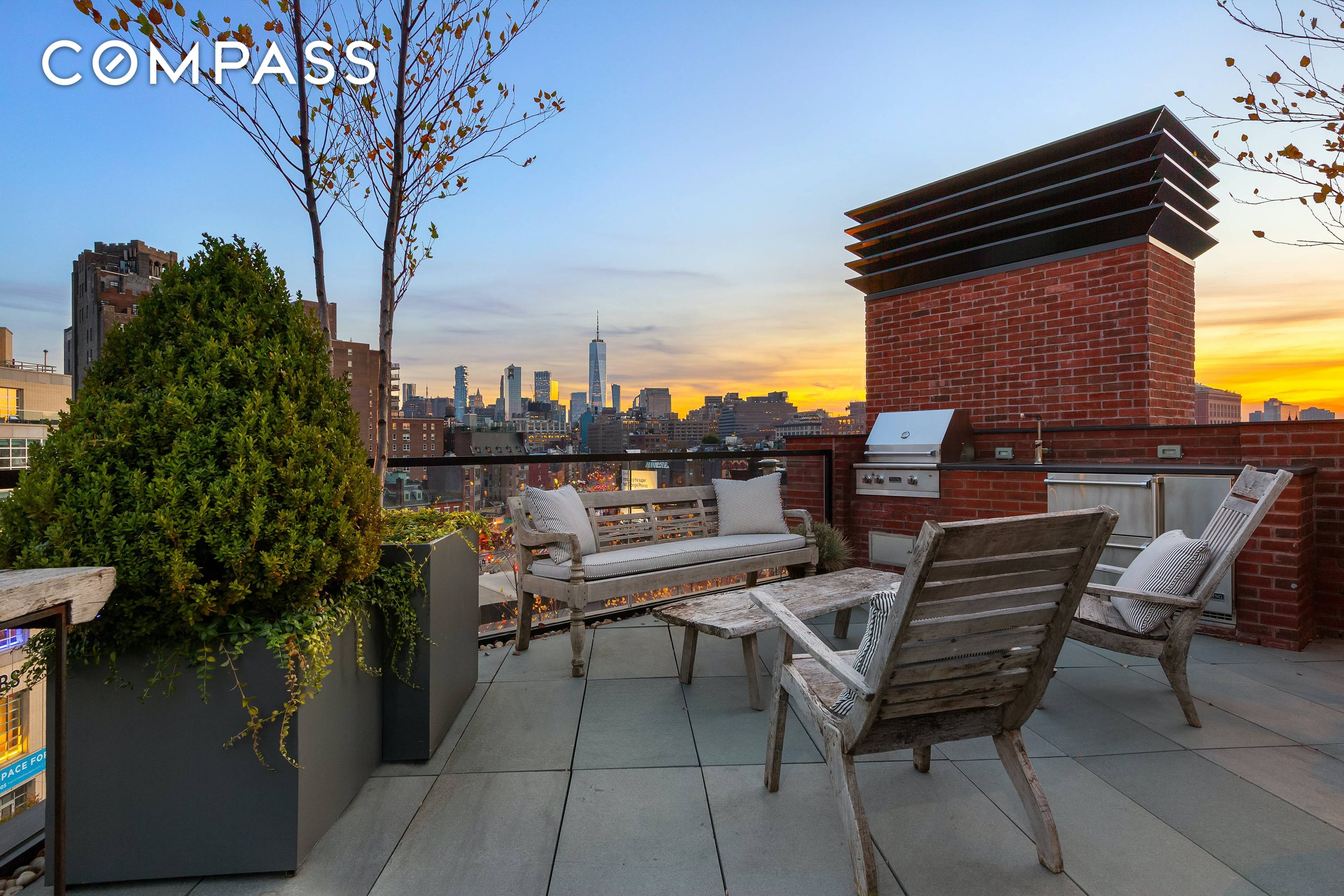 A veritable paragon of urban chic that reimagines the charm and elegance of the West Village through a contemporary lens, this remarkable 3 bedroom, 3 bathroom Penthouse duplex residence is ...