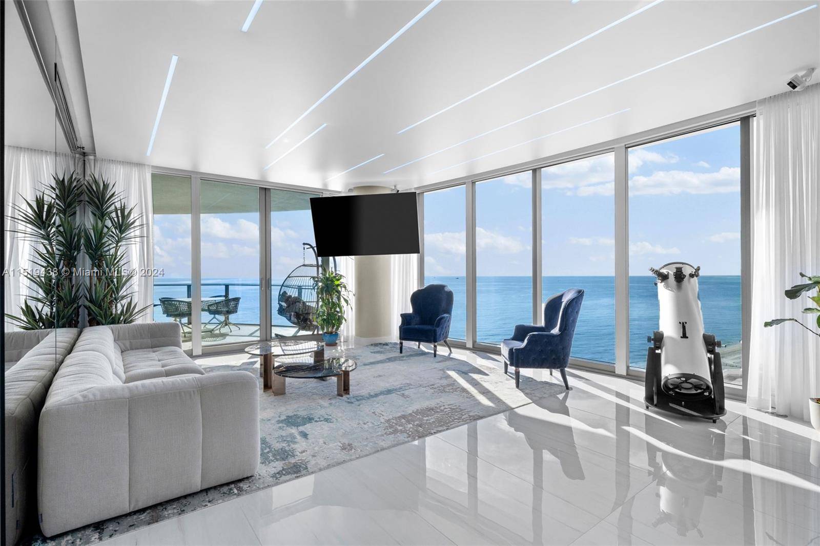 Exquisite Modern Fully furnished Ritz Carlton Residency.