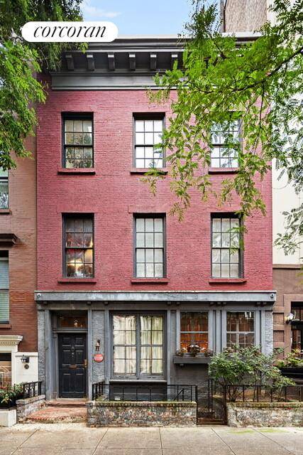 Set in the heart of Gramercy, 128 East 19th Street is an architecturally significant, 23.