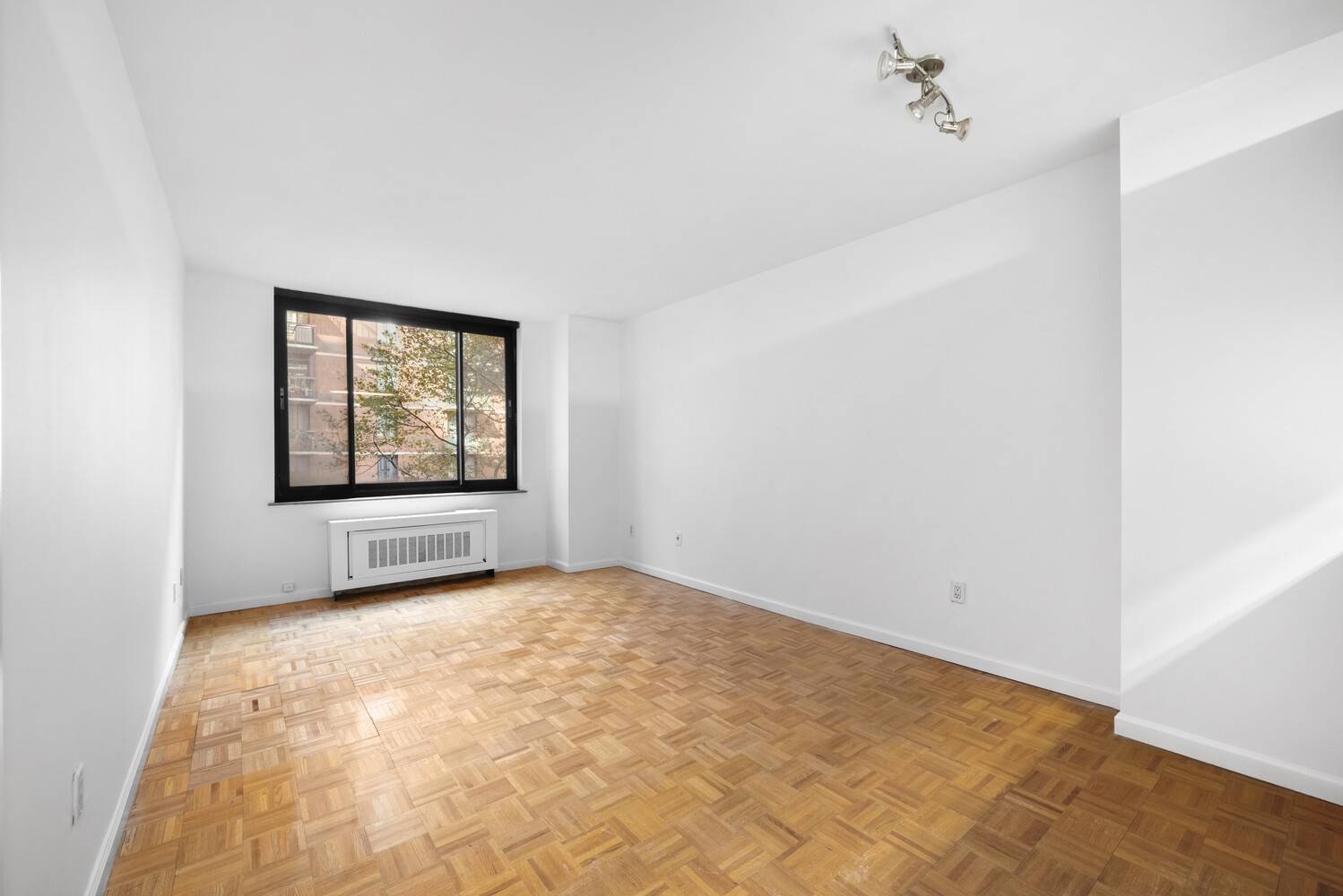 This is it ! ! ! ! ! A fantastic opportunity to create the one bedroom of your dreams.