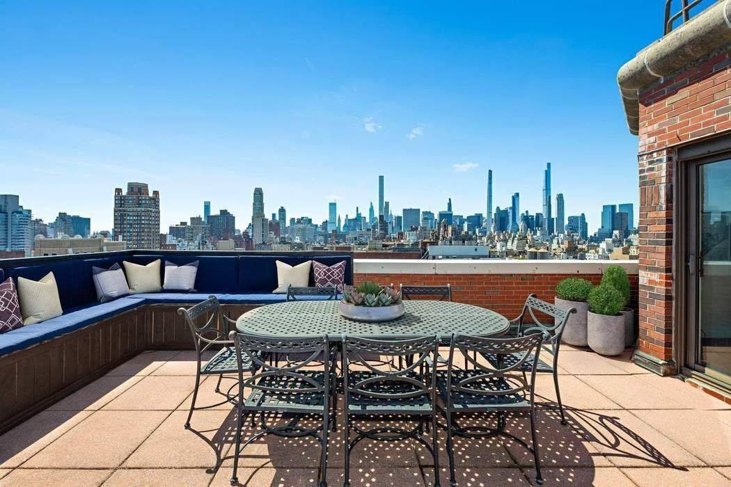 Located in the heart of the Upper East Side, this duplex penthouse condominium boasts spectacular city vistas from every room, benefits from multiple terraces, including a wonderfully large private rooftop ...