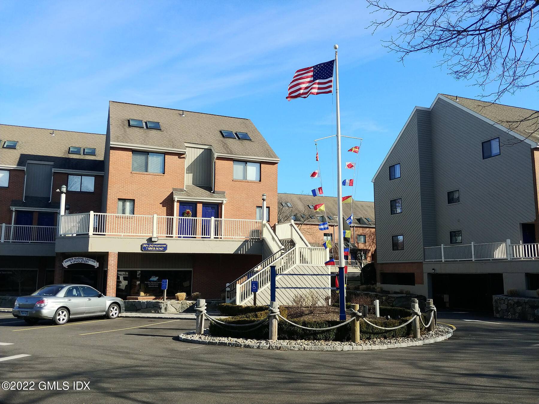 High Quality Condominium Townhouse, in a desirable complex on the waterfront in Greenwich Cos Cob, offered for a long term lease.