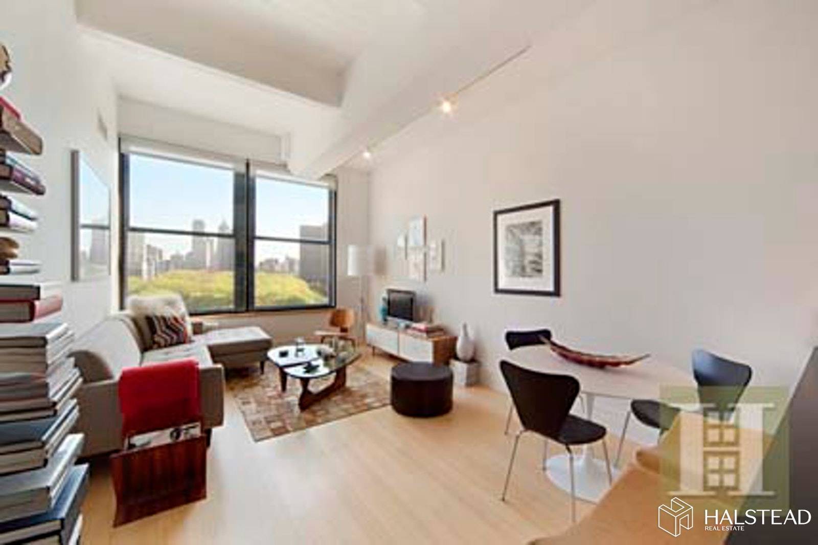 NO BROKER FEE ! Beautiful south facing loft in one of Dumbo's most coveted condominiums.