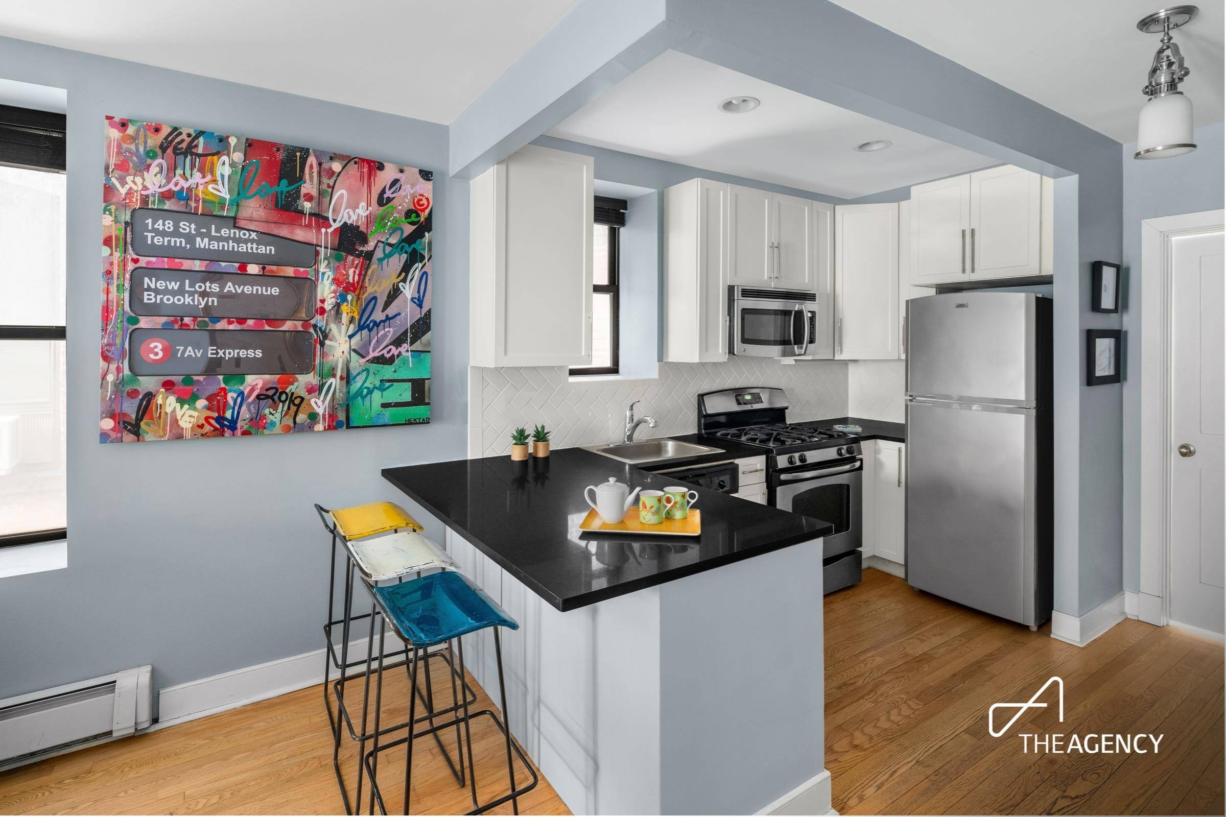 This immaculately renovated one bedroom featuring an in unit large capacity washer dryer, beautiful open kitchen with cesarstone counter tops, designer under cabinet lighting, dishwasher, gas range and stainless steel ...