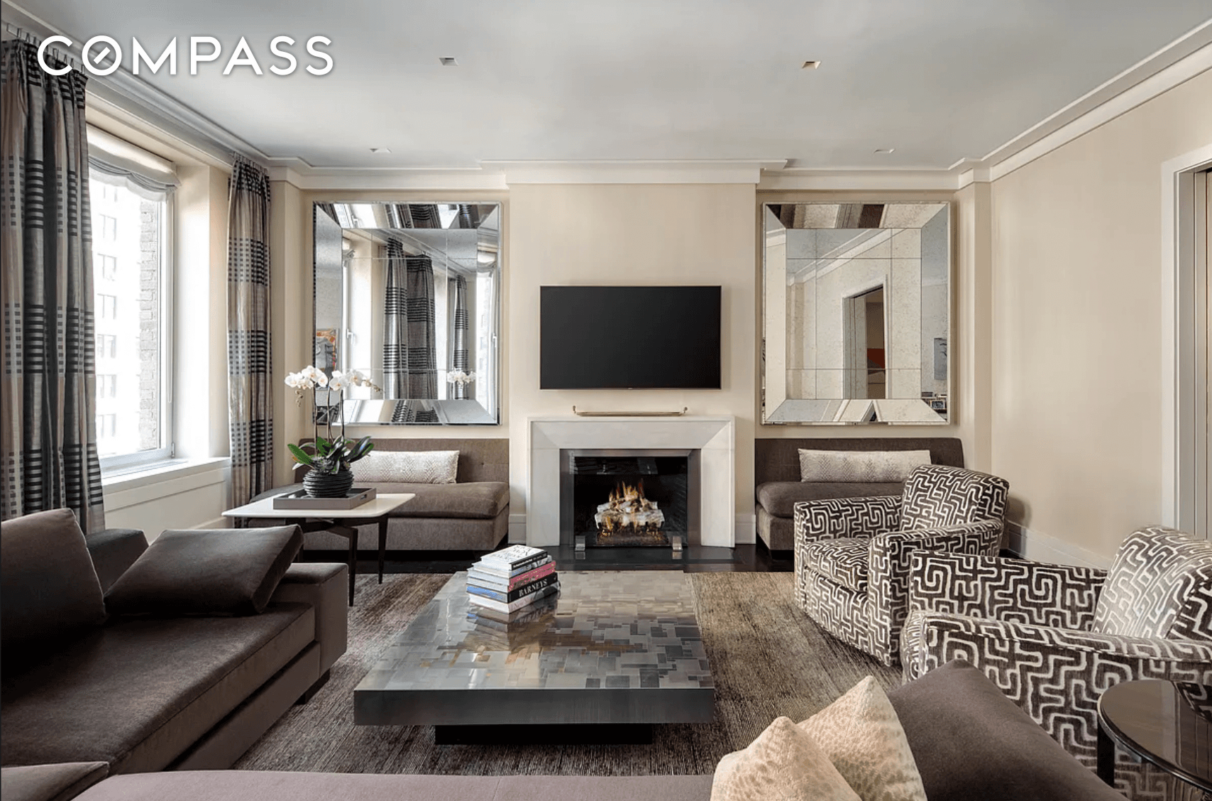 Welcome to this spacious and elegant 4 bedroom convertible 5 bedroom apartment on the Upper East Side, overlooking Park Avenue and facing East for stunning natural light throughout the day.