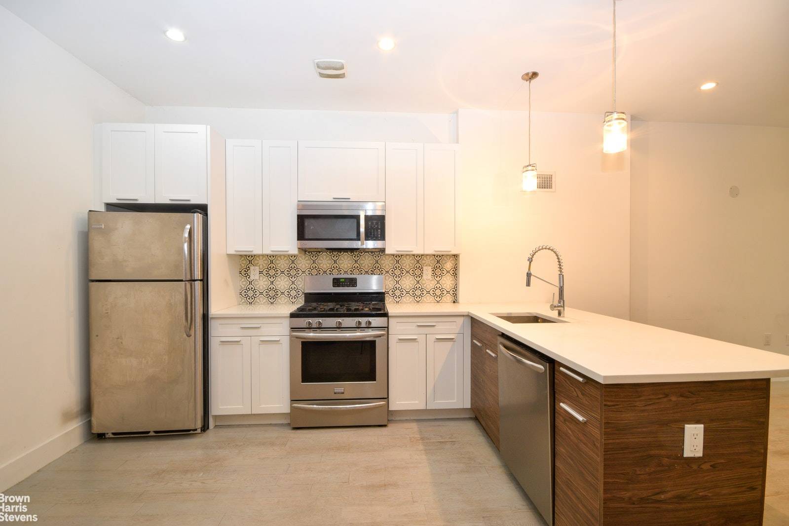 One Month Free ! There is so much to love in this beautiful 2 bedroom duplex apartment with an enormous rear yard and washer dryer near some of Bed Stuy's ...