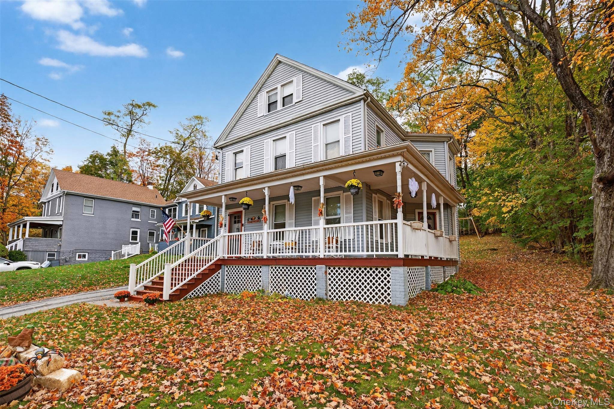 Charming 1902 Colonial in the Heart of Cornwall !