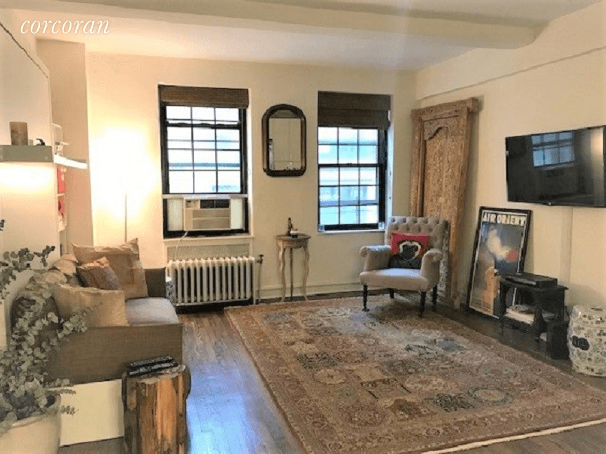 NEW EXCLUSIVE ! This is a gracious prewar 1 bedroom home located on east 22nd street between Park Avenue South and Lexington Avenue.