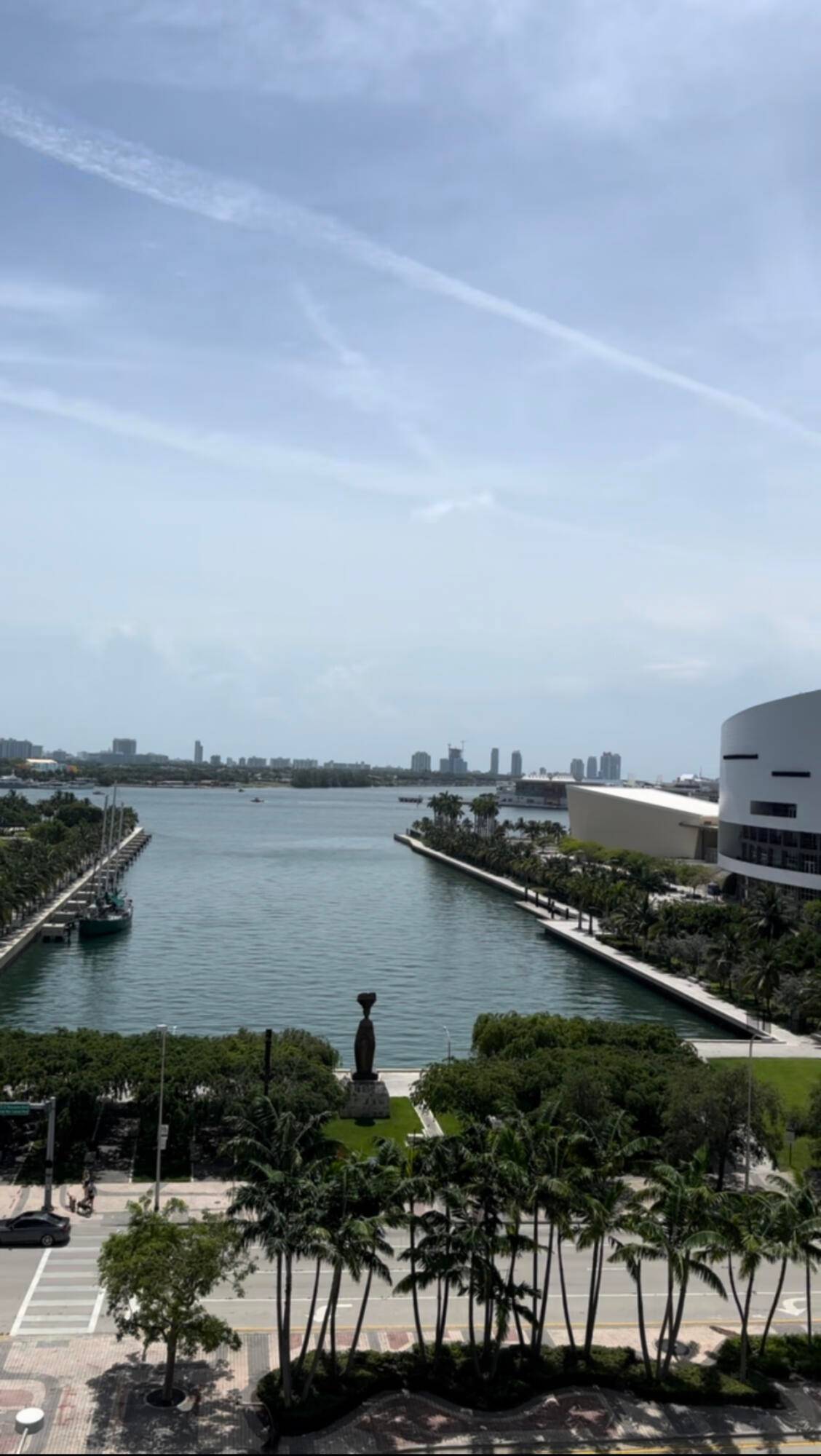 Spectacular Bay view with an amazing panoramic view of The Miami Port.