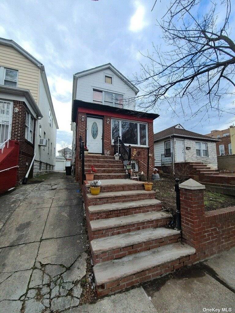 Well maintained single family in East Flatbush, Brooklyn.