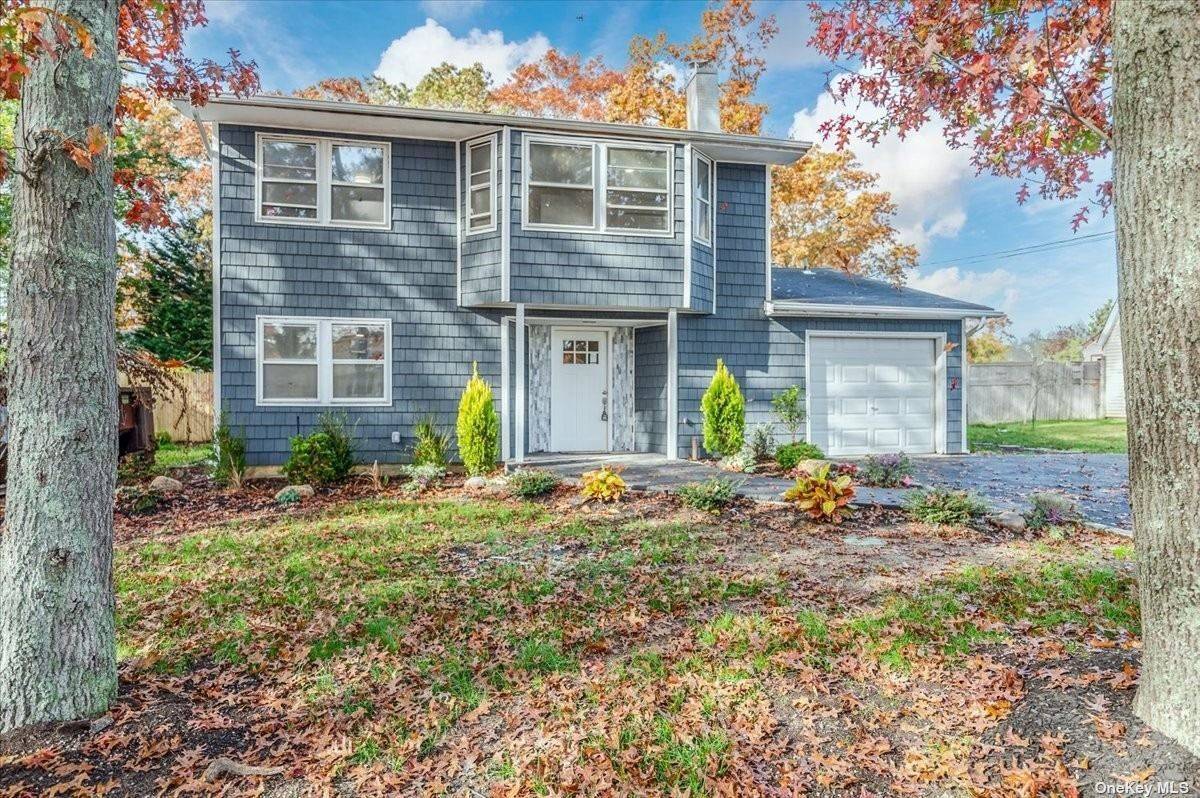 Spectacular Colonial Totally Renovated with a Spacious Open Living Room, Dining Room, Kitchen w Granite Counters amp ; Stainless Steel Appliances, Den w Brick Wall Fireplace, 4 Large Bedrooms w ...