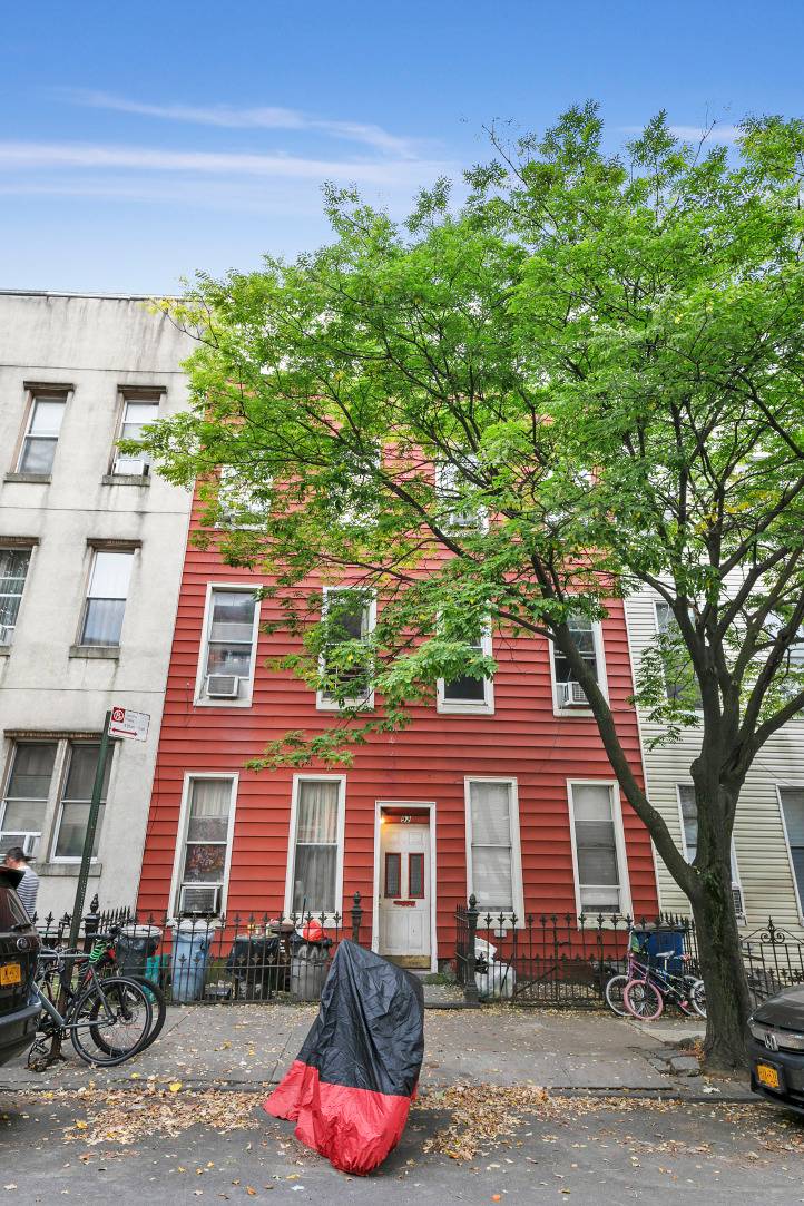 High income producing 6 family building on a prime block in Greenpoint, Brooklyn 6 cap rate on current rents.