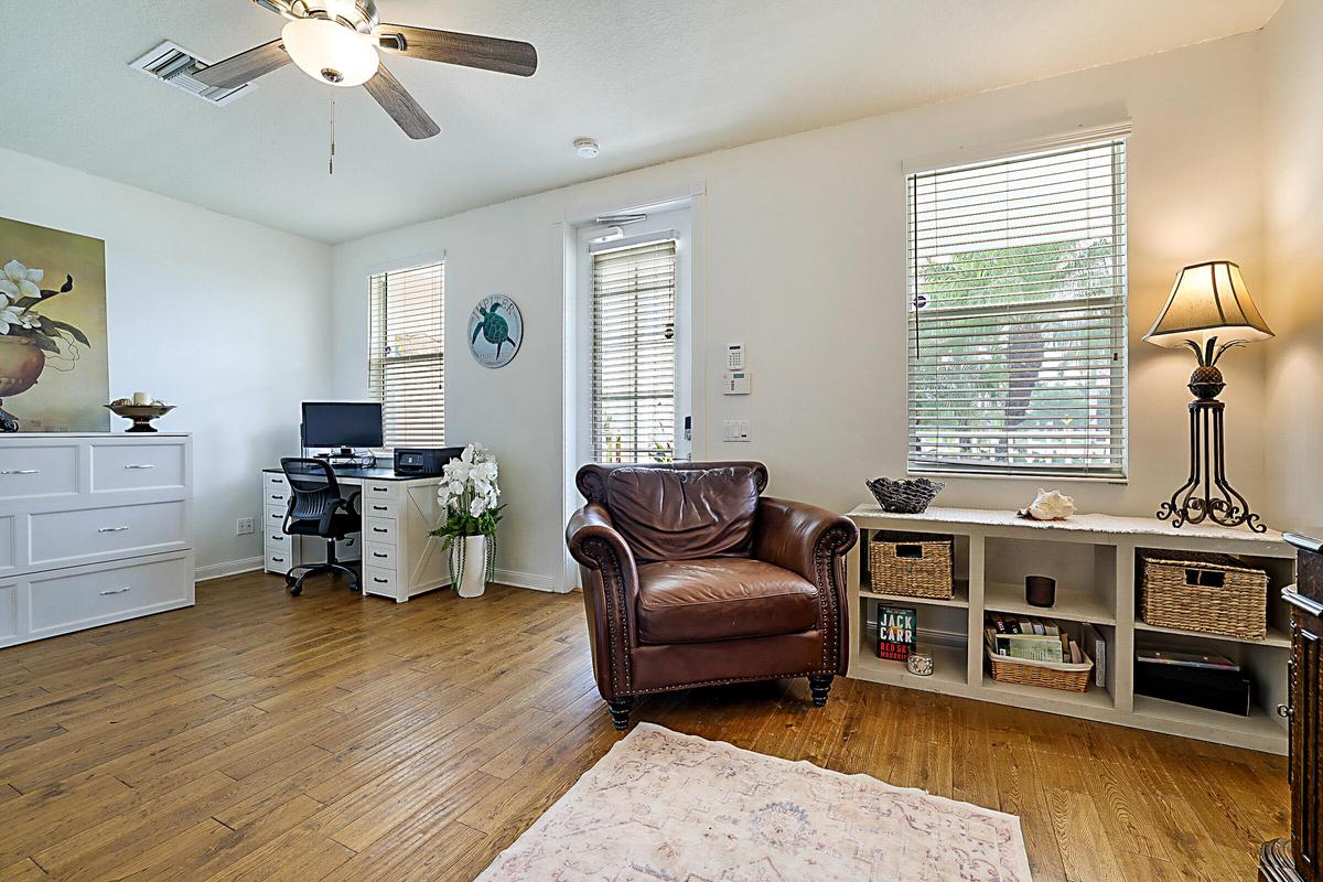 3414 W Mallory Blvd