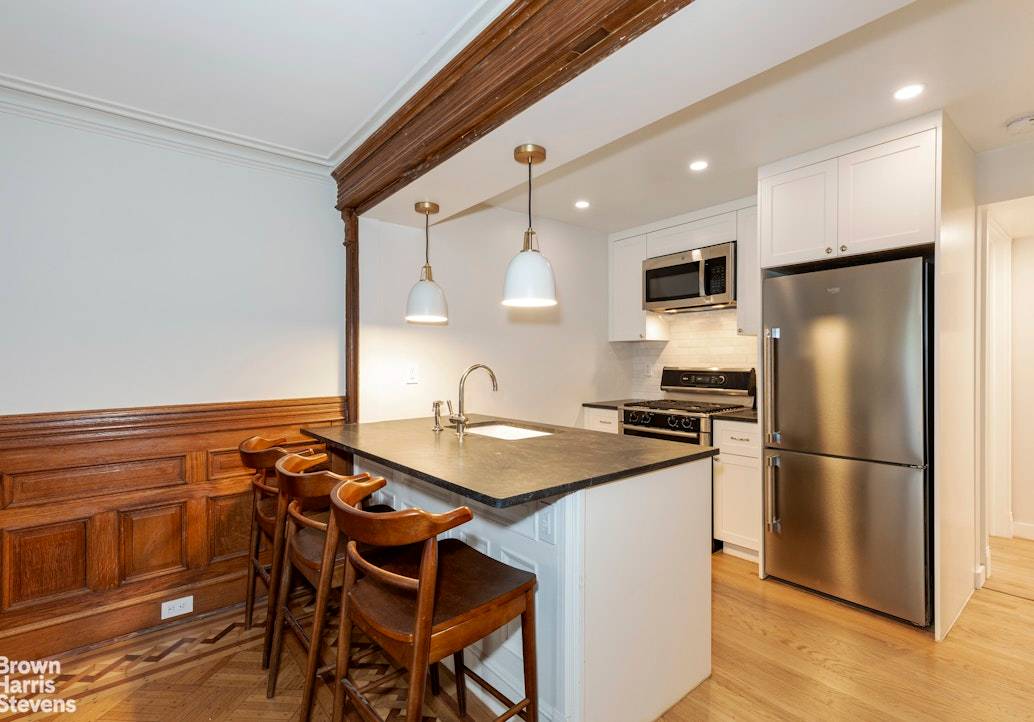Just one half block from Prospect Park, this lovely renovated one bedroom, one bath plus separate office nursery with in unit washer and dryer, central air heat and A C, ...