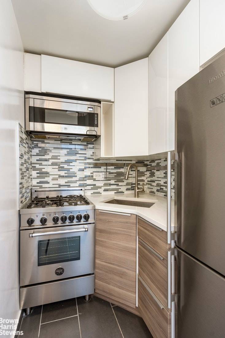 Apartment 3 D in the sought after John Adams represents an exceptional opportunity for any buyer looking for a newly renovated home with top of the line finishes in a ...