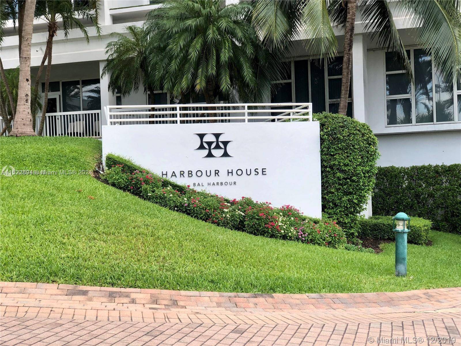 Beautiful 2 bedrooms and 2 bathrooms located in Harbour House.