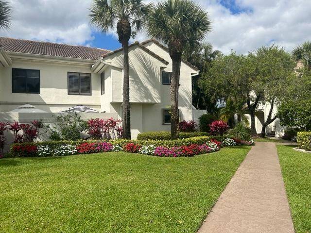No car necessary ! ! ! Welcome to your lovely first floor 2 Bedroom 2 Bath plus den condo just steps from the main clubhouse, steps from the Tennis Pickelball ...