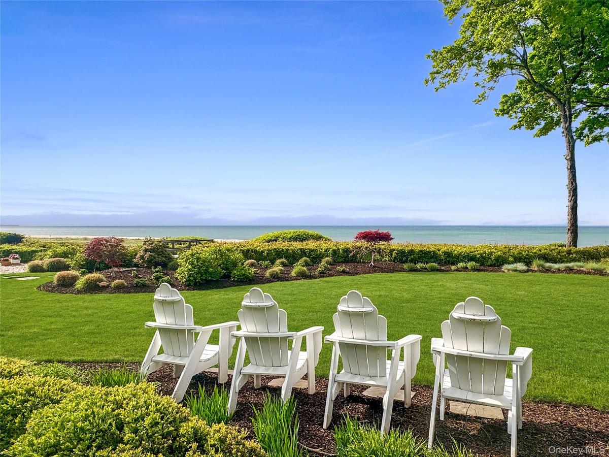 Unobstructed waterviews and beautiful sunsets