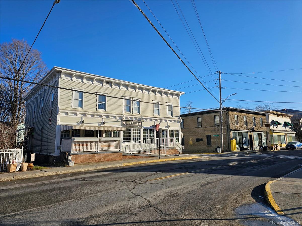 94 Main St