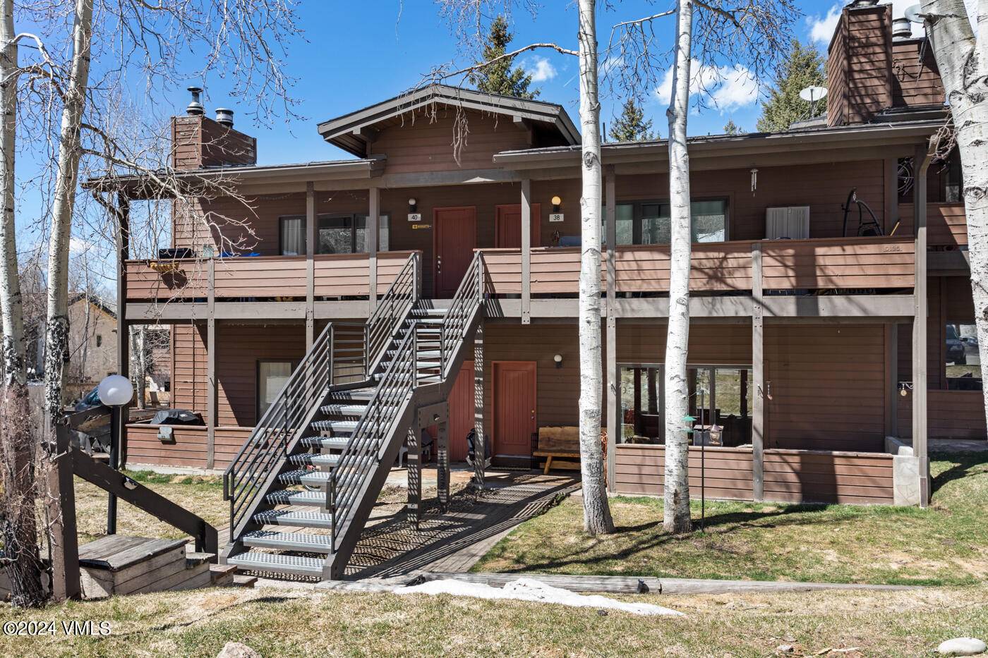 Introducing this beautiful 2 bedroom, 2 bathroom condominium in the sought after Eagle Vail neighborhood, just minutes from Vail Village and Beaver Creek Mountain.