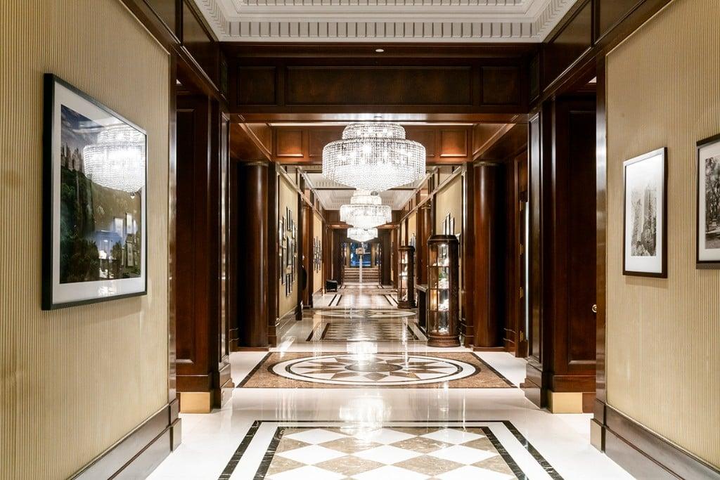 LOBBY - SOUTH