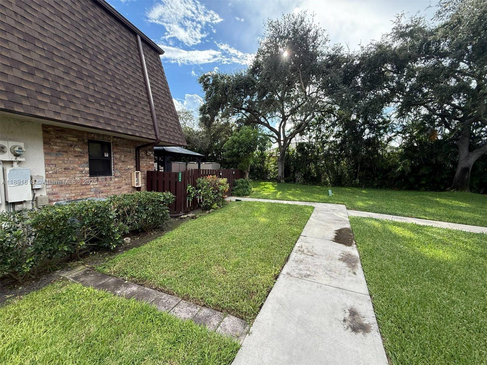 Beautiful and spacious 2BR, 2.