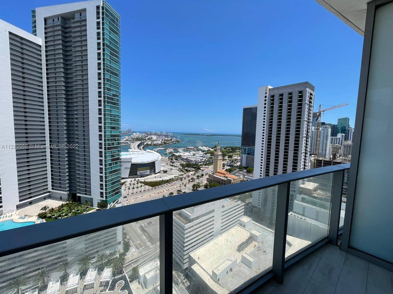 Great unit Pool Cabana in the most desirable building in Downtown, 2 beds DEN, 3 baths, Italian kitchen with top of the line appliance.