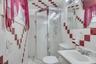 Full Bath w/Shower (1st Fl)