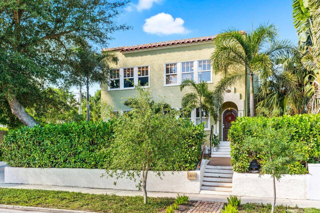 1805 Florida Avenue is a beautiful 1925 historic home in the heart of WPB's desirable Flamingo Park neighborhood.