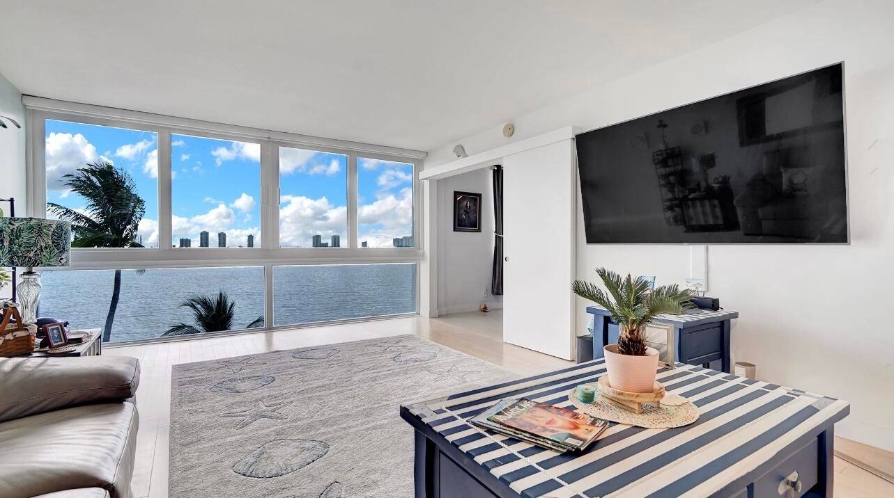 Welcome to our stunning waterfront condo nestled along the picturesque Florida Intracoastal Waterway, boasting breathtaking views of the sunrise each morning.