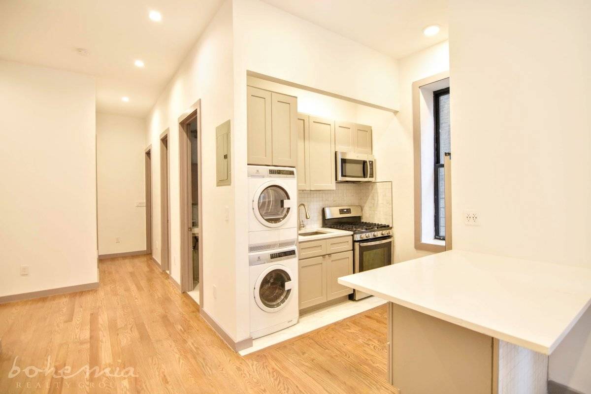 LOCATION SUBWAY A short stroll to the 137th St City College 1 Train This Hamilton Heights 4 bedroom comes replete with a brand new kitchen, granite countertops, cool breakfast bar, ...